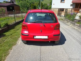 Toyota Yaris 1,0 VVT , 143000 km