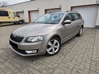 Škoda Octavia Combi 1.6 TDI M5 Ambition DVD R17
