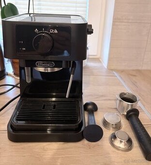 Pákový kávovar De’Longhi Stilosa EC 230.BK (čierny)