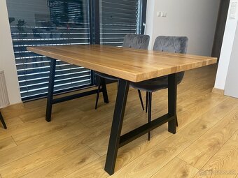 Stolové kovové podnože v tvare A čierne 2 ks