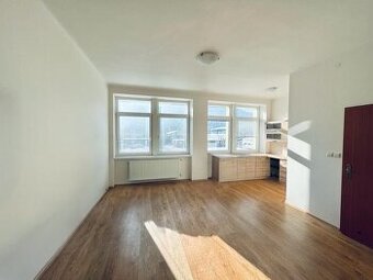 Slnečný 2 izb.byt na prenájom v Ban.Bystrici. Voľný ihneď - 1