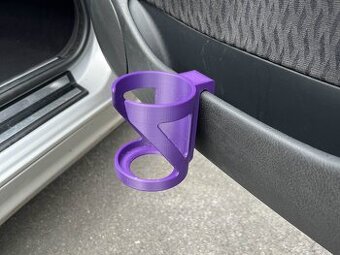 Univerzálny držiak nápojov do vášho auta