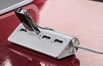 4-portový vysokorýchlostný hliníkový USB 3.0 rozbočovač