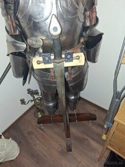 Predam funkčnú stredovekú zbroj