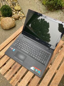 Lenovo 15,6” i5-5200U, 8GB RAM, 128GBSSD,R5 M330