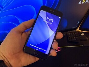 Apple iPhone 7 32GB čierny - sklenený zadok