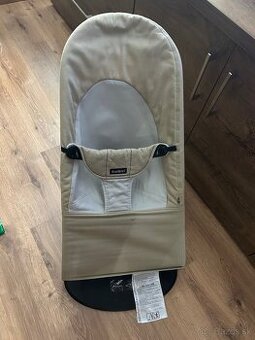 Detské ležadlo sedatko BabyBjörn