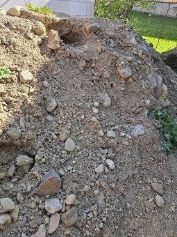 Darujem zeminu (hlinu) z výkopu – za odvoz