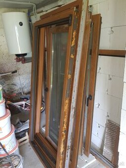 Predam balkonove dvere zlaty dub