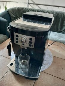 Automatický kávovar Delonghi Magnifica S