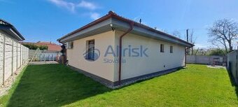 NOVOSTAVBA - MODERNÝ 4 IZB. BUNGALOV S GARÁŽOU V OBCI OĽDZA
