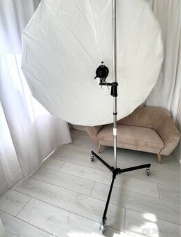 Zableskové svetlo Godox AD300pro, stojan, držiak a softbox