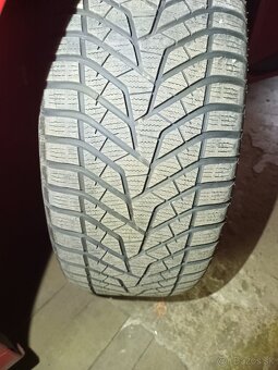 Predám zimné pneu Yokohama 255/45 R20 105V XL
