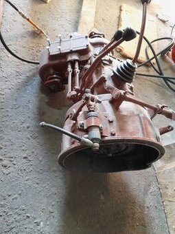 Predám prevodovku Aro 240, spojka RS-09
