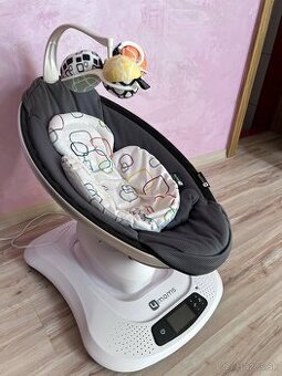 4MOMS MAMAROO elektrické hojdacie lehátko