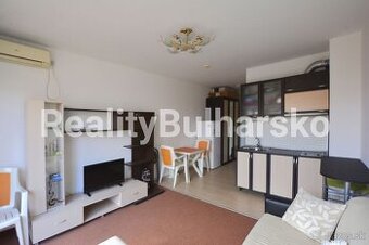 Studio (1+kk) o výměře 40 m² s balkonem s výhledem na bazén
