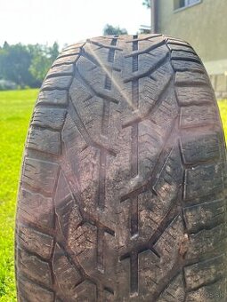 Predam zimne gumy 205/55 r16