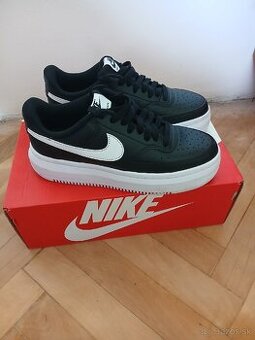 PREDAM NIKE TENISKY
