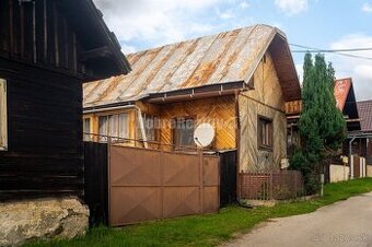 PREDAJ: Drevenica pri Ždiarskom potoku s príjemnou verandou,