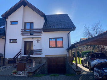 Rodinný dom s garážou Poprad - Veľká