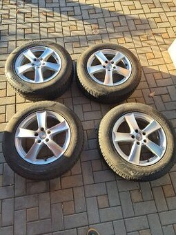 Málo jazdené zimné pneumatiky Pirelli Scorpio 215x65xR17