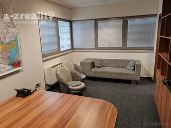 Pekná kancelária na prenájom v Komárne