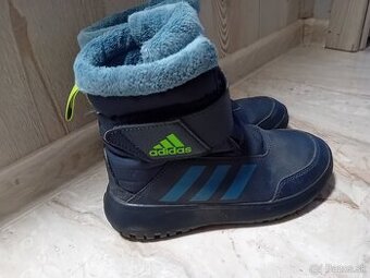 Snehule Adidas