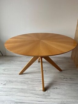 NA PREDAJ: Dizajnový jedálenský stôl (Dub) - 1