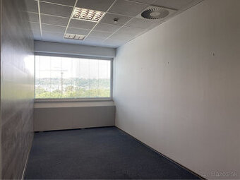 Kompaktná kancelária - 18 m2 v centre mesta - pri Auparku - 1