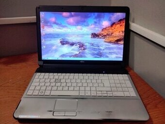 predám FUJITSU LIFEBOOK A530 ,Windows 7.