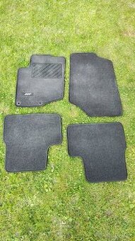 Predám originál koberce 4+2 (látkové+gumené) pre Peugeot 207