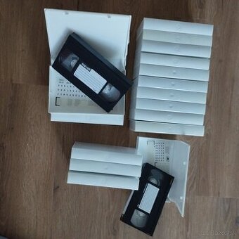 Predám obaly na VHS s čistými VHS