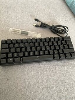 Herná mechanická klávesnica