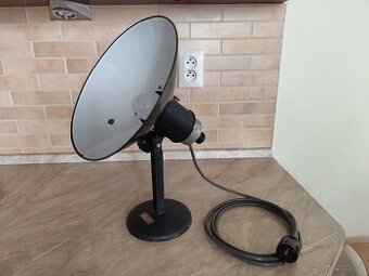 Kovová industrialna lampa