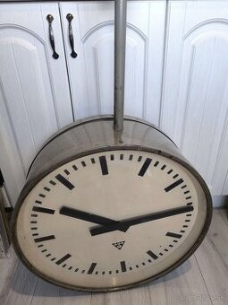 Obojstranné hodiny pragotron