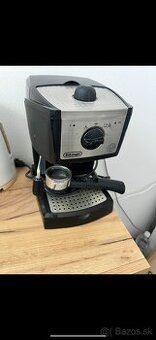 Pákový kavovar Delonghi