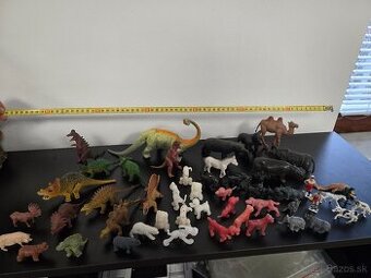Dinosauri a zvieratká 50 kusov spolu