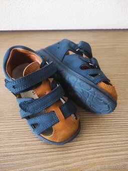 Parádne sandále, veľkosť 24