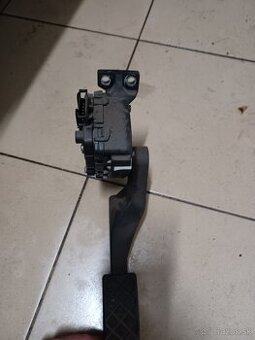 Predám plynový pedál 1.9tdi