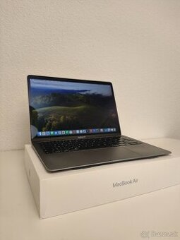 MacBook Air 2020 | i7 • 8GB • 256GB SSD