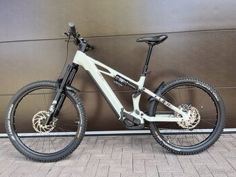 Stereo Hybrid ONE77 HPC SLX 800