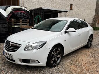 Opel Insignia 2.0CDTI BITURBO 4x4 PLNE POJAZDNÉ