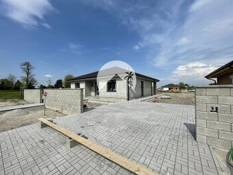Reality KOMPLEX s.r.o. Vám ponúka 4-izbový rodinný dom NA PR