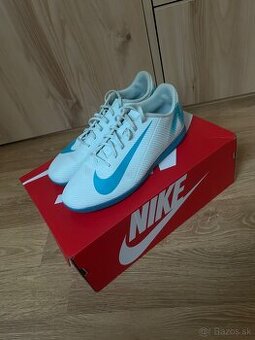 Halovky Nike