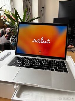 2016 MacBook pro 13” 256gb