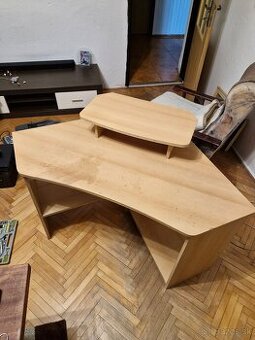 Darujem písací stolík