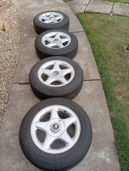 4x108 r15 Elektróny