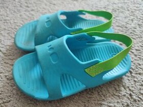 Decathlon Detská plavecká obuv