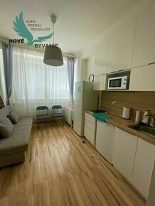 Exkluzívne 1-izbový byt na prenájom blízko centra v Banskej 