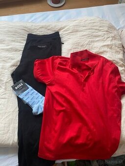 Armani teplaky, Karl Lagerfeld tričko, ponožky Hugo Boss